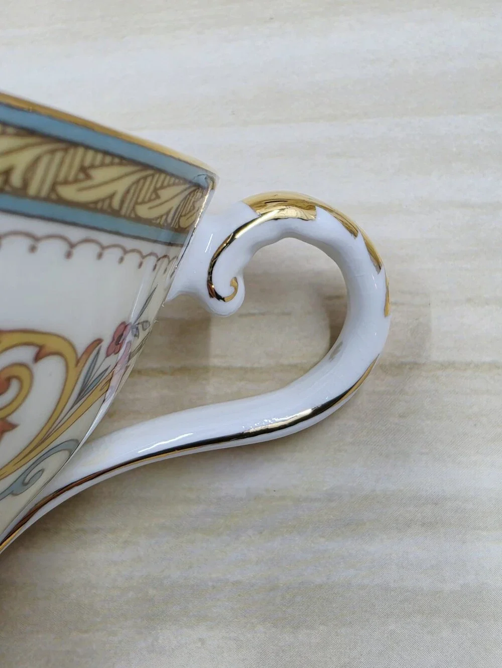 Aynsley Henley Pattern Teacup Set Of 4 Floral Motif England Green Backstamp